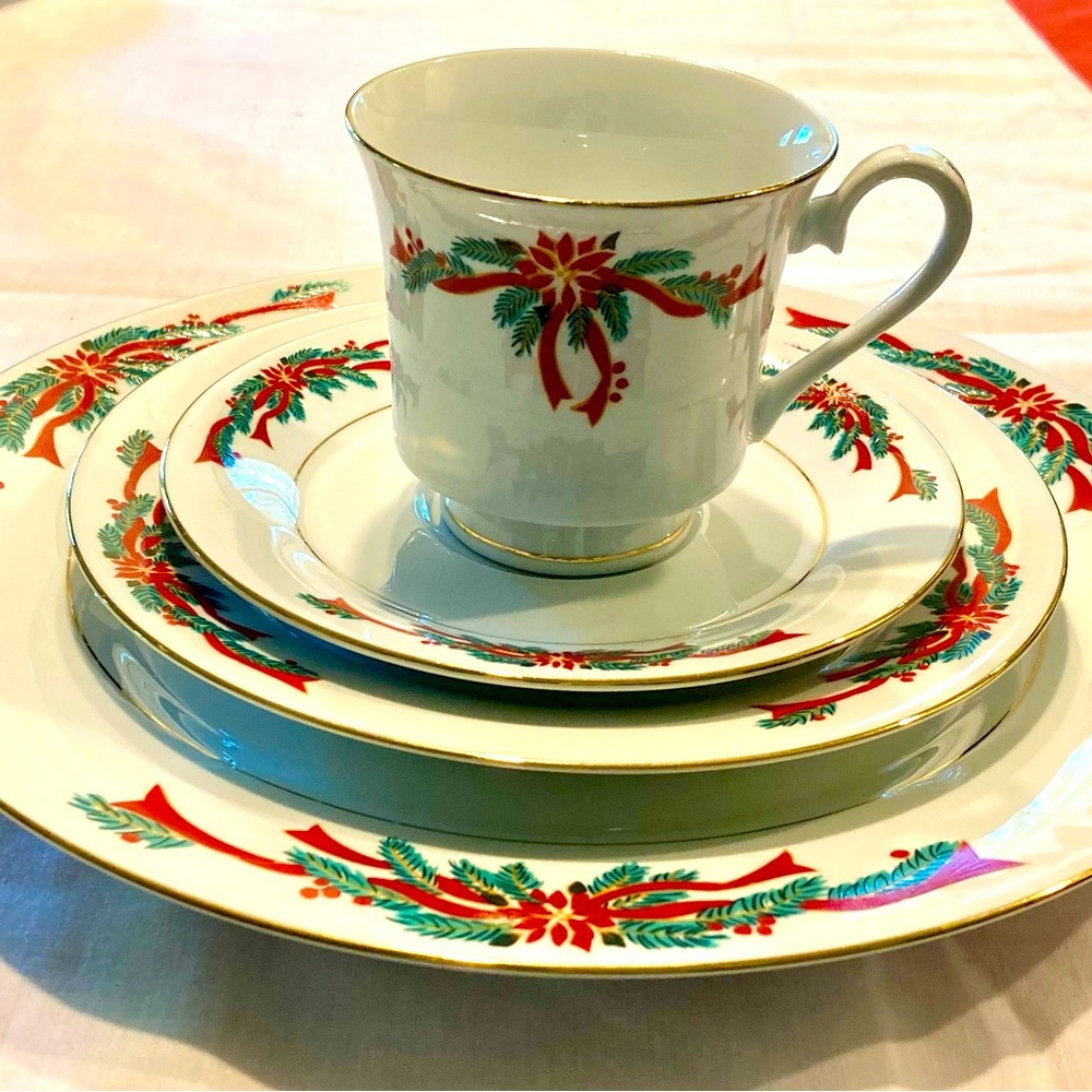Poinsettia and Ribbons Porcelain 4 piece Christmas set.